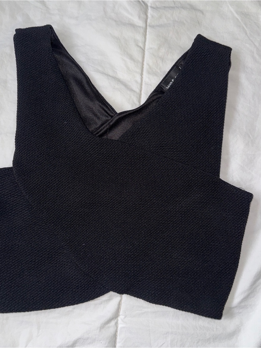 Wet Seal Black Textured V-Neck Crop Tank